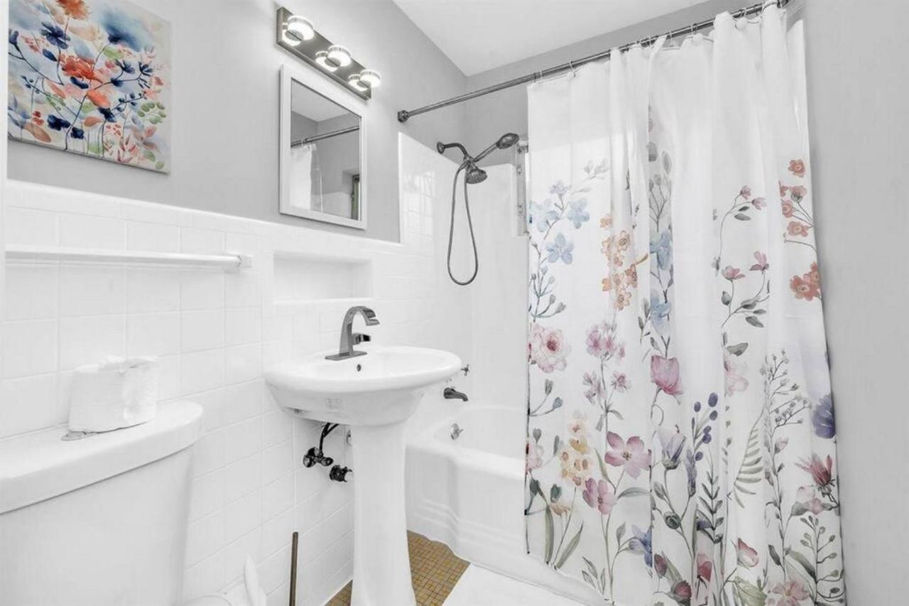 Intracoastal Paradise Walking Distance To Beach! West Palm Beach