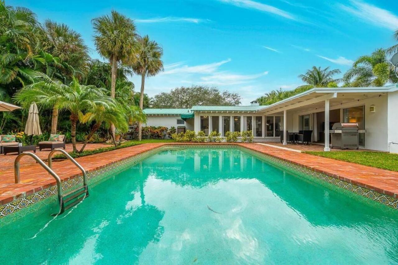 Intracoastal Paradise Walking Distance To Beach! Apartment West Palm Beach