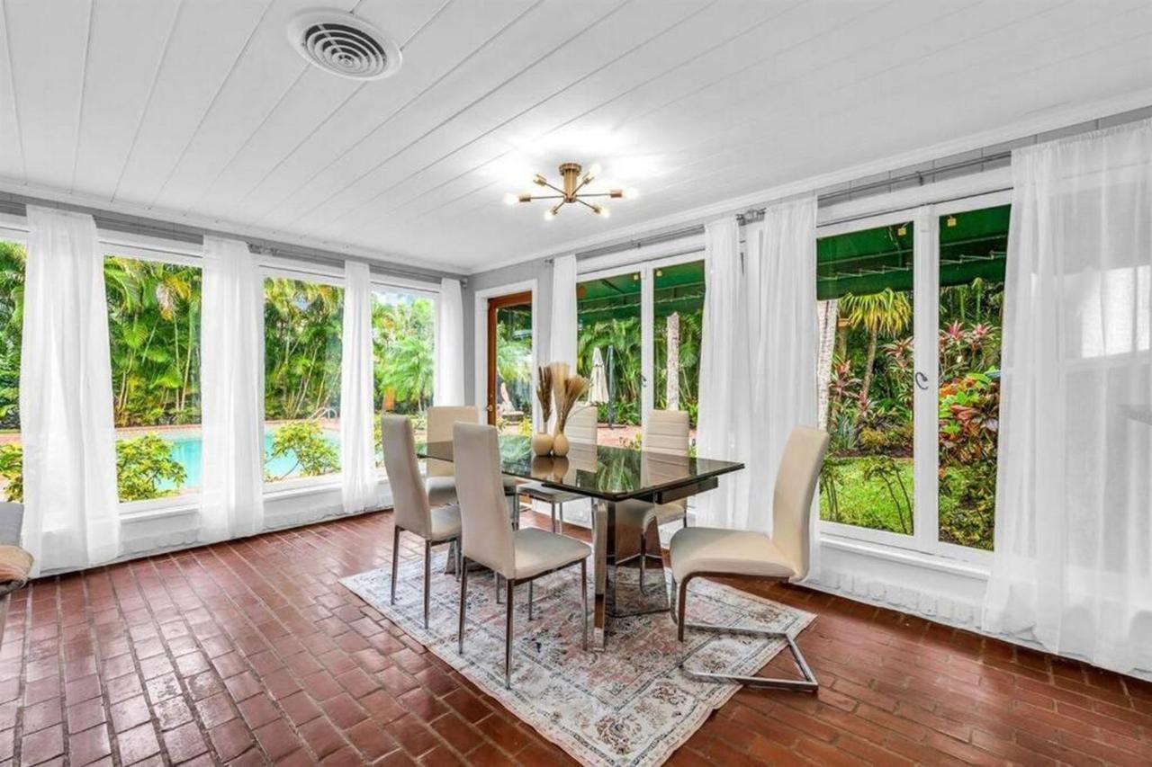 Intracoastal Paradise Walking Distance To Beach!