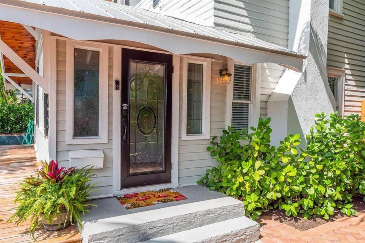 Tropical Estate W/ & Pool. Sleeps 8! * West Palm Beach