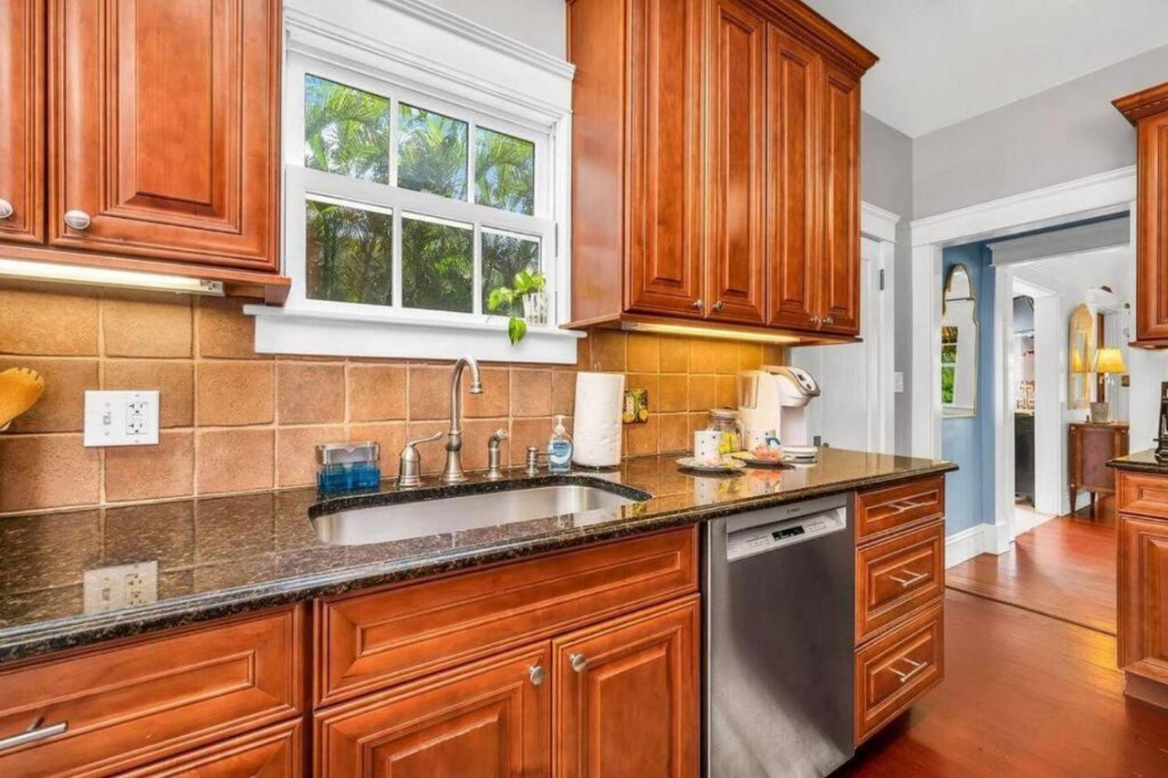 Welcome To Casa Kanuga, The Secret Gem Of Wpb! West Palm Beach