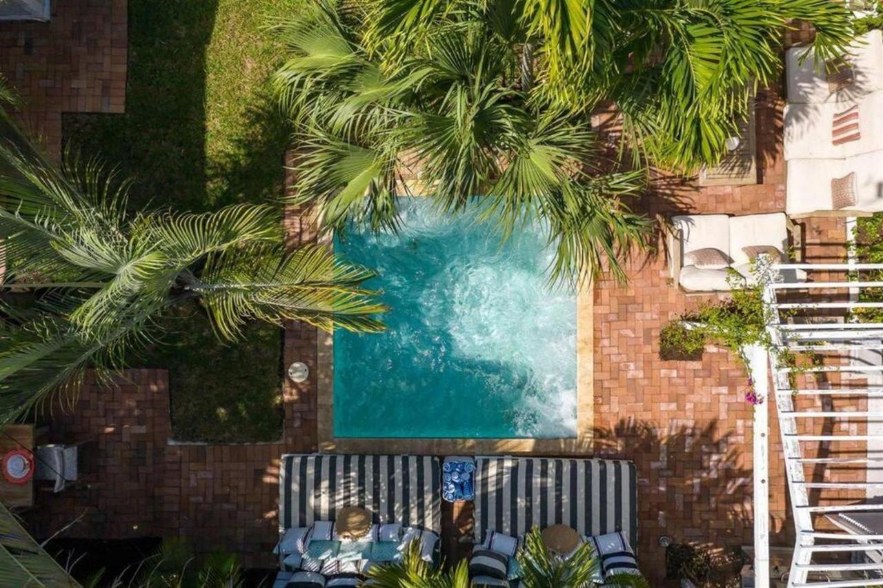Tropical Estate W/ & Pool. Sleeps 8! West Palm Beach