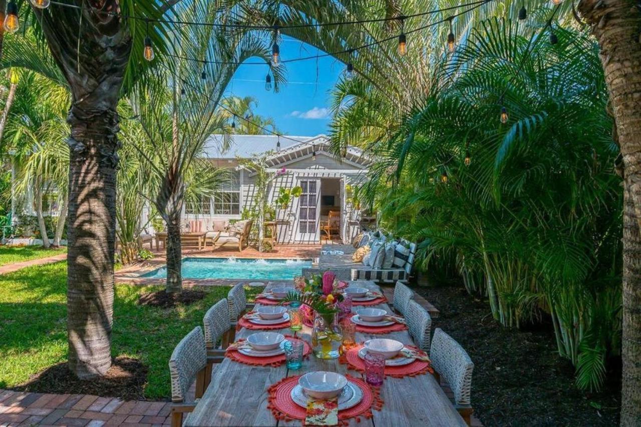 Villa Tropical Estate W/ & Pool. Sleeps 8! *