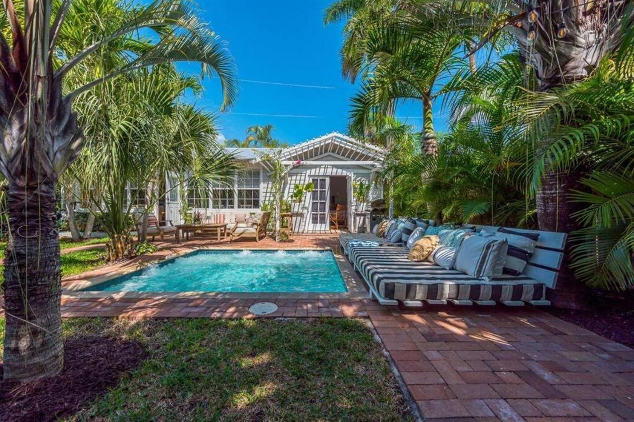 Villa Tropical Estate W/ & Pool. Sleeps 8! West Palm Beach