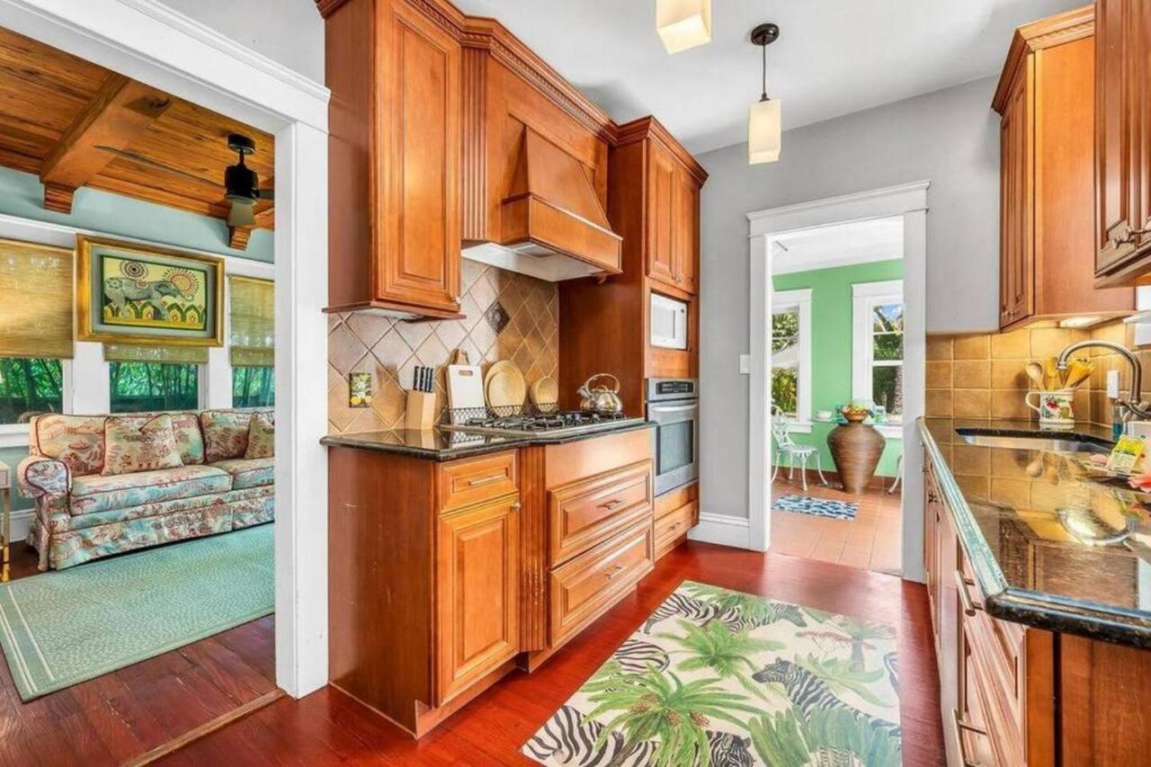 Welcome To Casa Kanuga, The Secret Gem Of Wpb! *