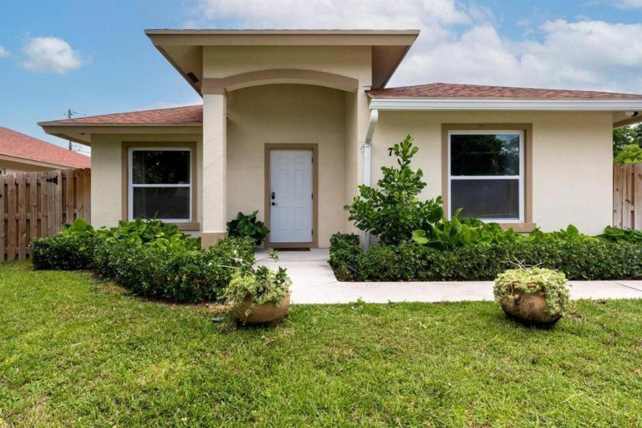 Villa Modern Comfortable Stay!sleeps 8! *