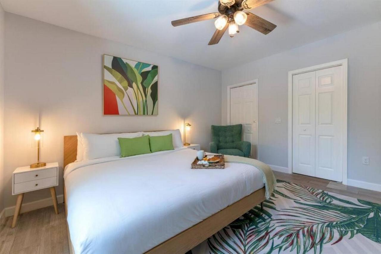 Modern Comfortable Stay!sleeps 8! Villa West Palm Beach