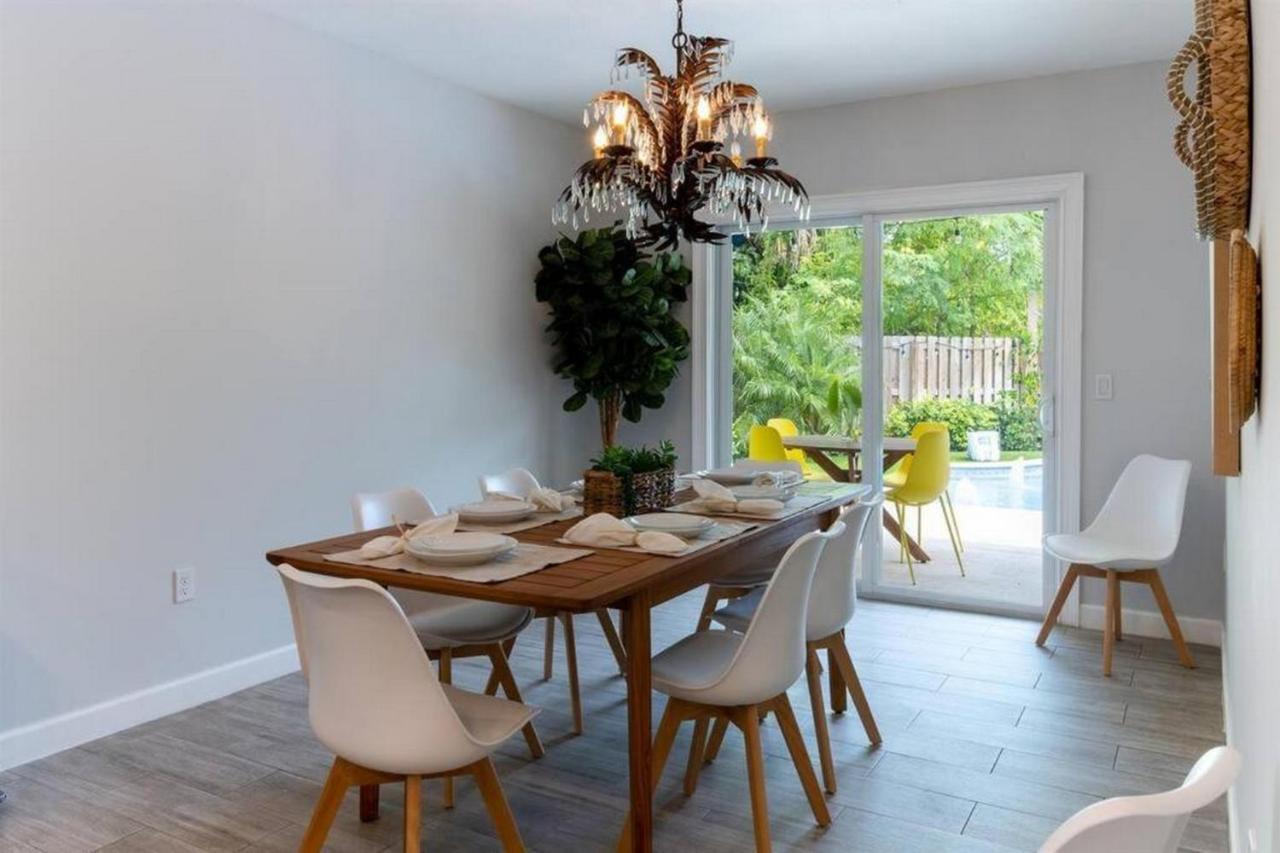 Modern Comfortable Stay!sleeps 8! Villa *