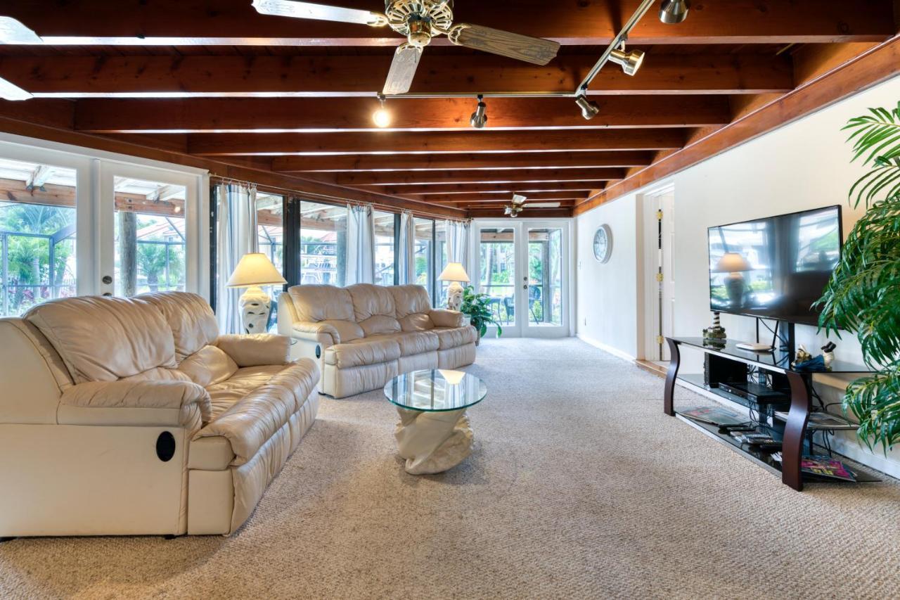 Waterfront Oasis On Private Dock, Pool, & Firepit! * West Palm Beach