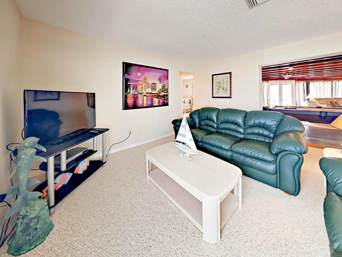 Villa Waterfront Oasis On Private Dock, Pool, & Firepit! *