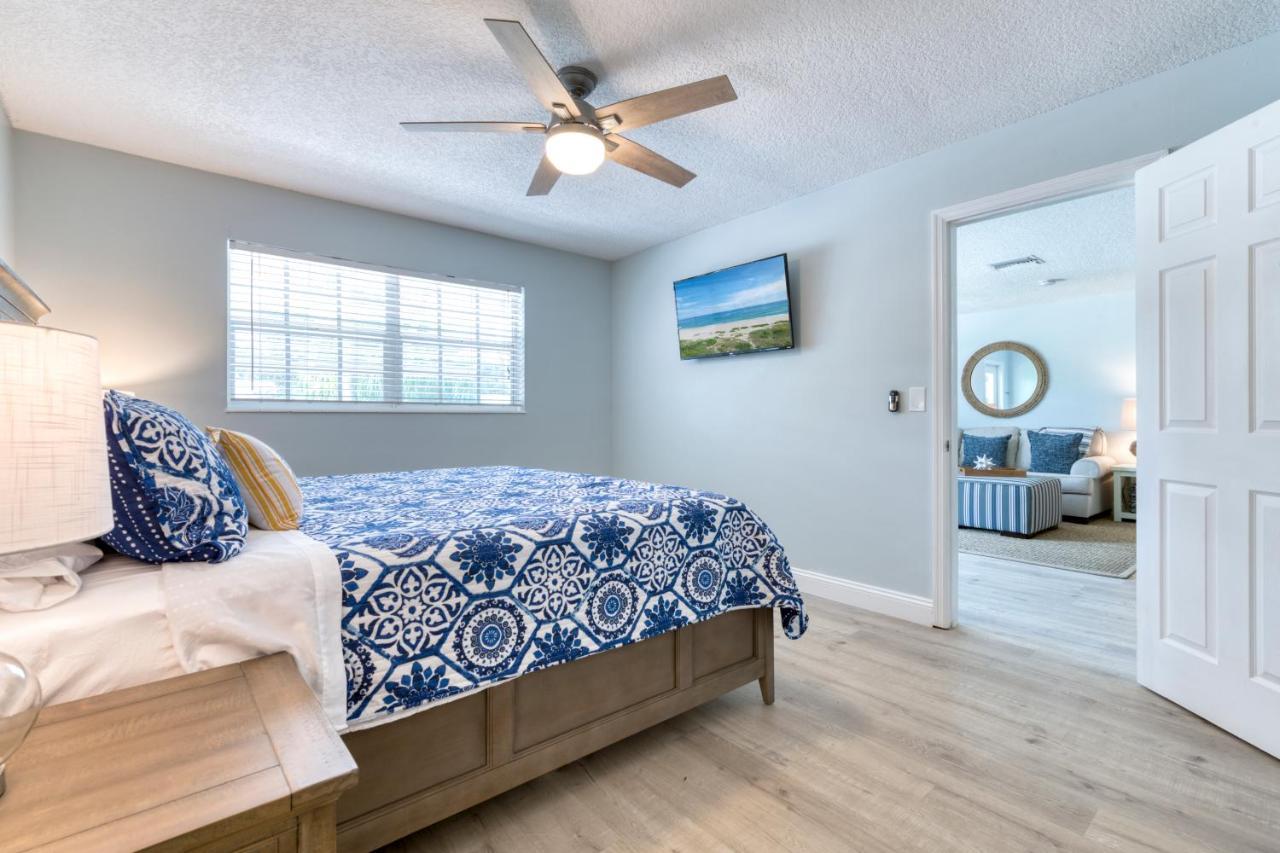 Enchanting Juno Home! Sleeps 8! West Palm Beach