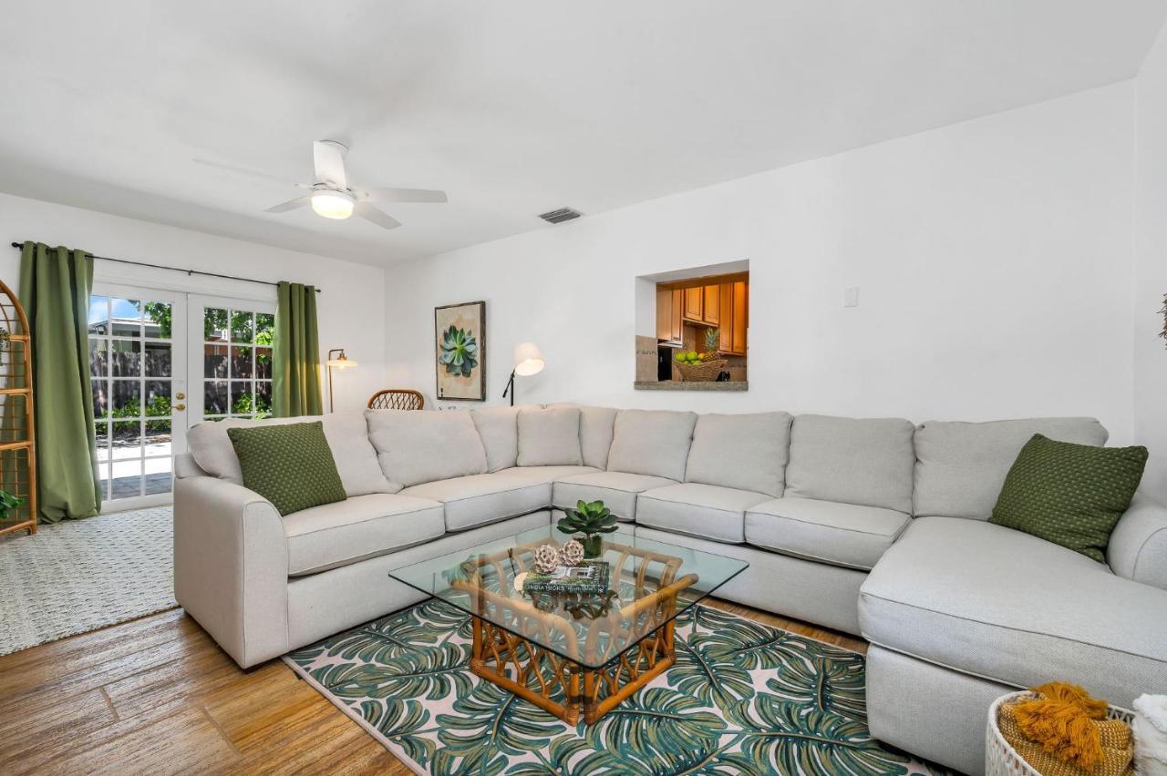 Villa Fun Family Paradise! Lots Of Activities! Sleeps 8! *