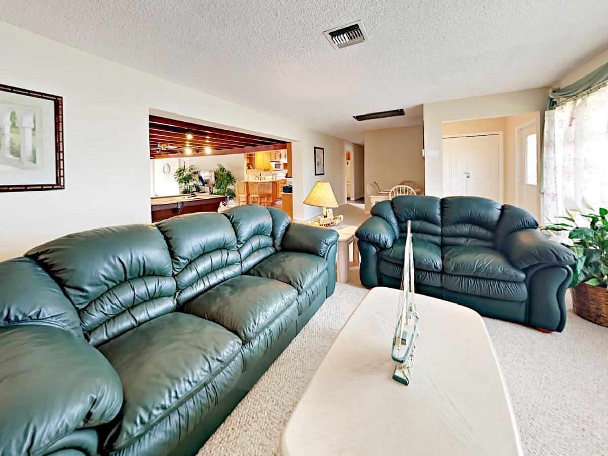 Waterfront Oasis On Private Dock, Pool, & Firepit! Villa