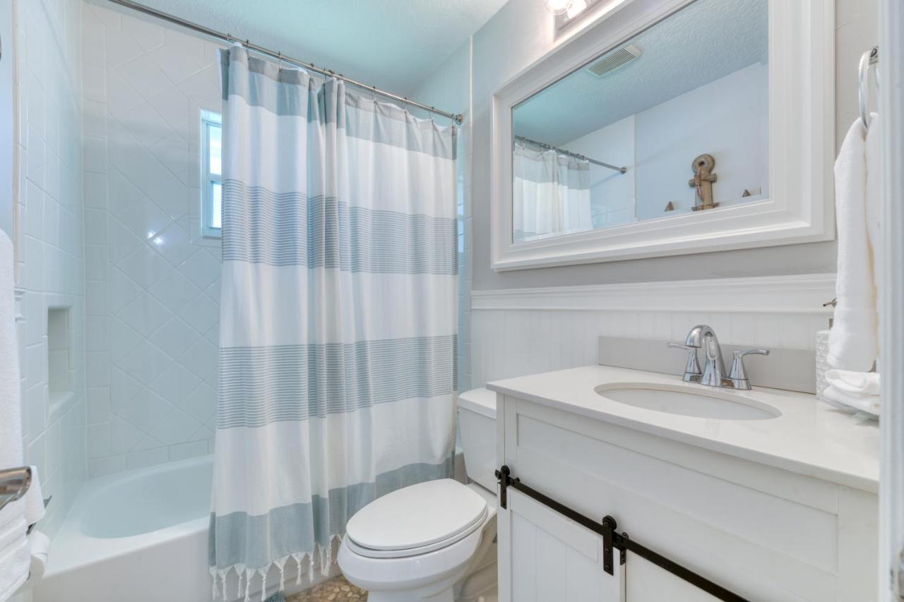 Enchanting Juno Home! Sleeps 8!