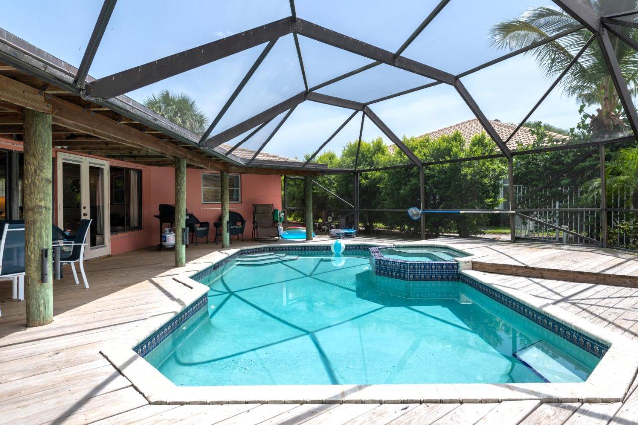 Waterfront Oasis On Private Dock, Pool, & Firepit! Villa