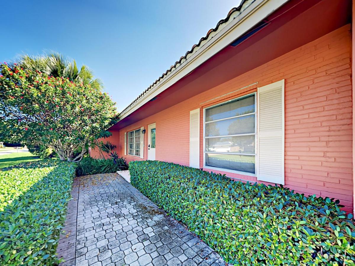 Waterfront Oasis On Private Dock, Pool, & Firepit! * West Palm Beach