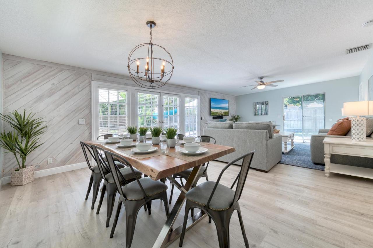 Enchanting Juno Home! Sleeps 8! *