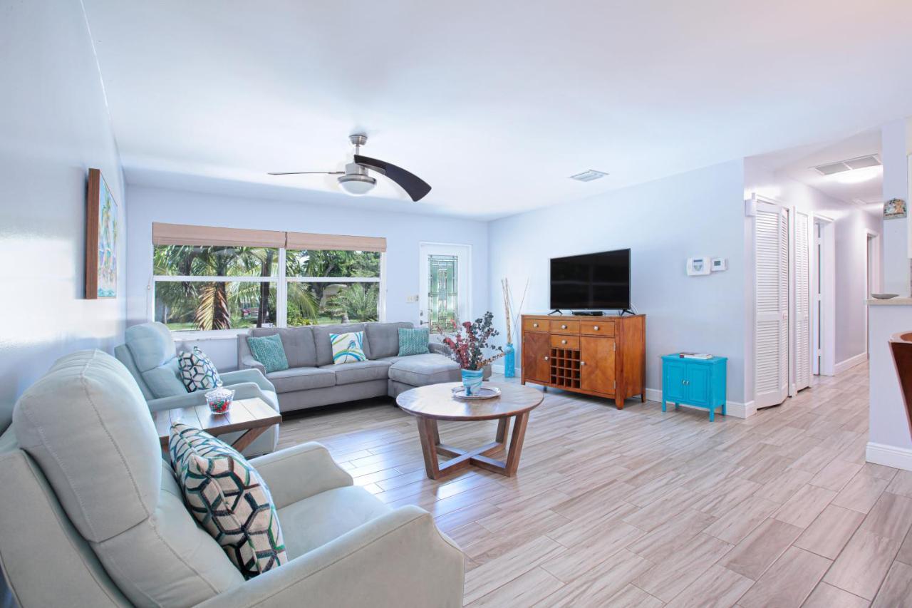 Beautiful With Pool And Outdoor Space Holiday home *