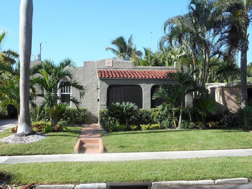 De Leon From The 1920's Is A Piece Of Floridas Relaxing History