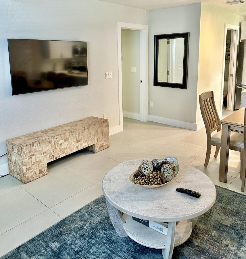 Close To Everything! Perfect Basecamp For Wpb Apartment