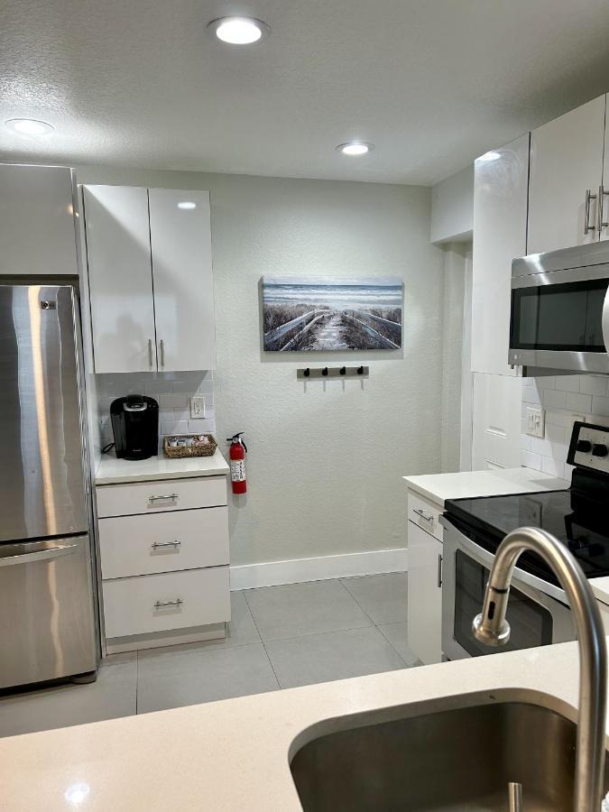 Close To Everything! Perfect Basecamp For Wpb Apartment