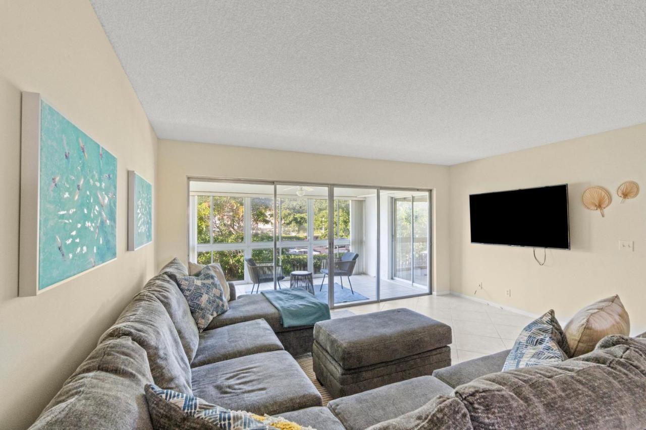 Sunny Beachside Oasis Sleeps 6,1 Blocktowaves * West Palm Beach