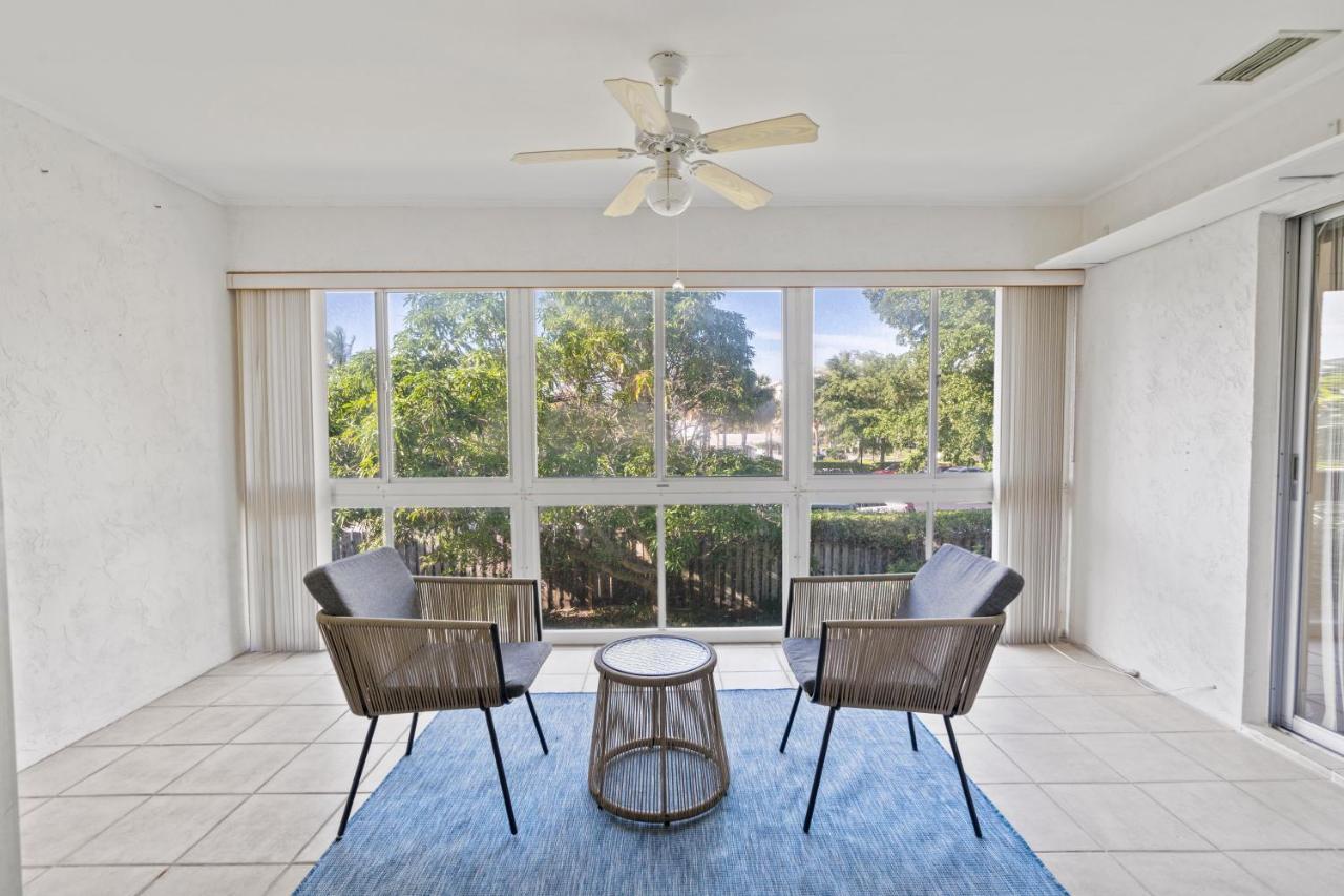 Sunny Beachside Oasis Sleeps 6,1 Blocktowaves