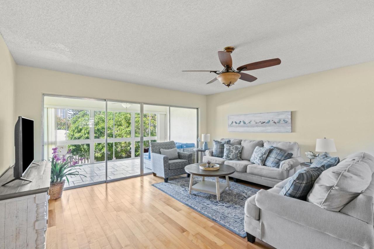 1 Block To The Beach! King Beds! Spacious! West Palm Beach