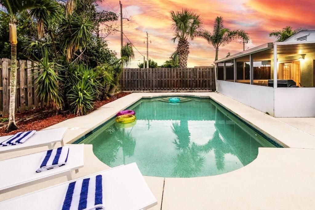 Serenity Retreat Pool Bbq Swing Set Wifi+ West Palm Beach