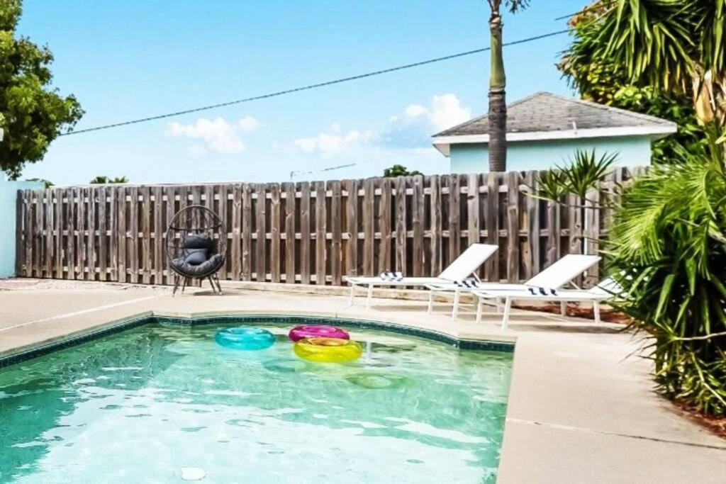 Serenity Retreat Pool Bbq Swing Set Wifi+