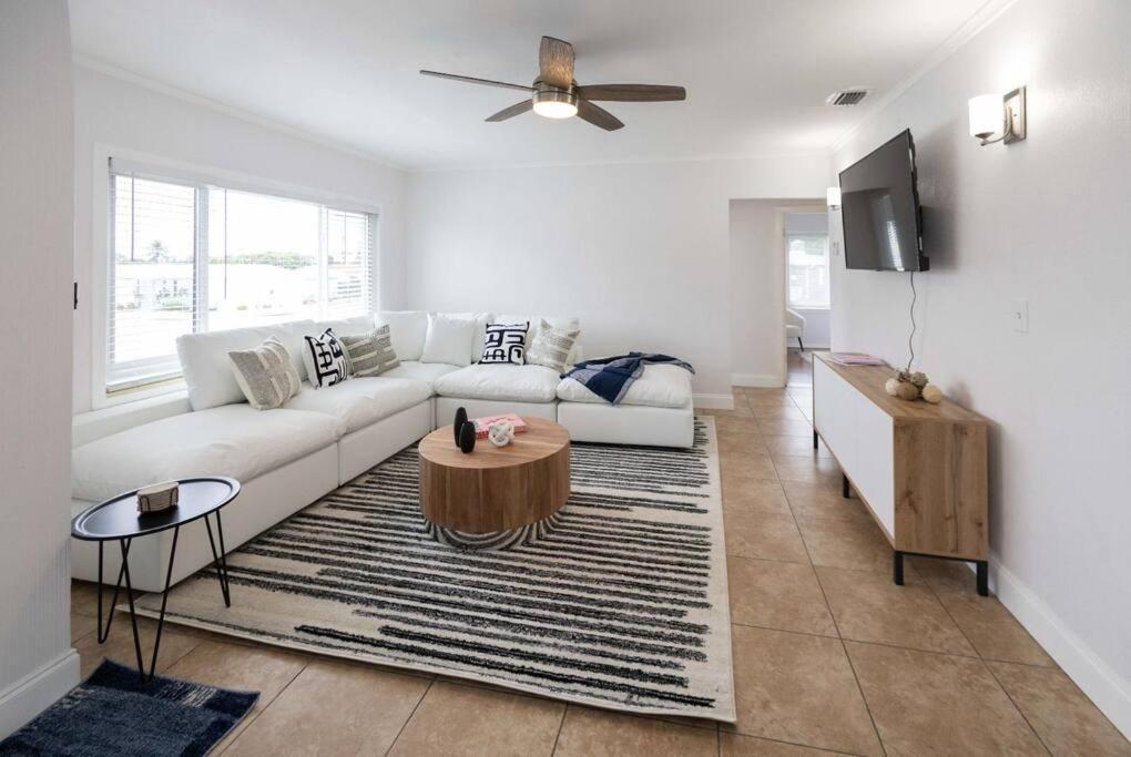 Serenity Retreat Pool Bbq Swing Set Wifi+ *