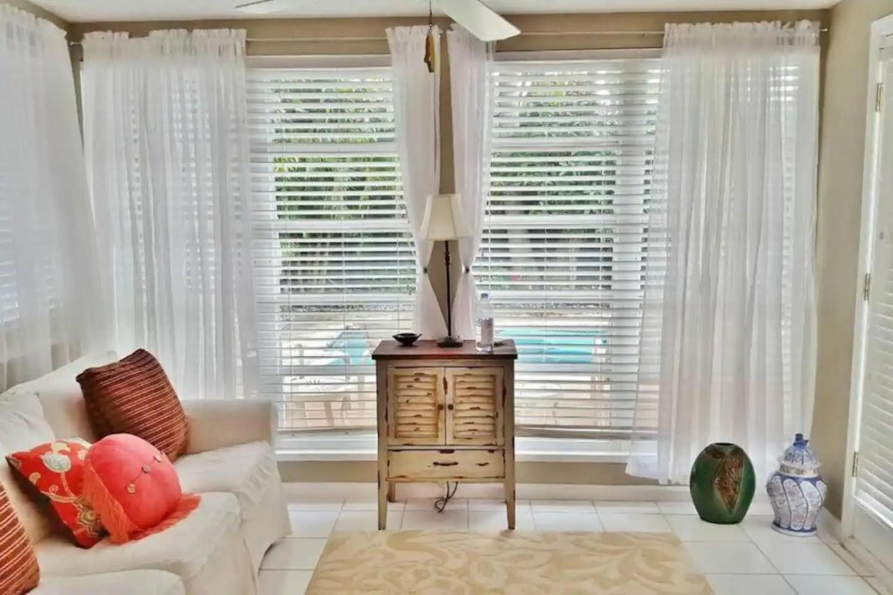 Tropical Bungalow With Heated Pool Holiday home West Palm Beach