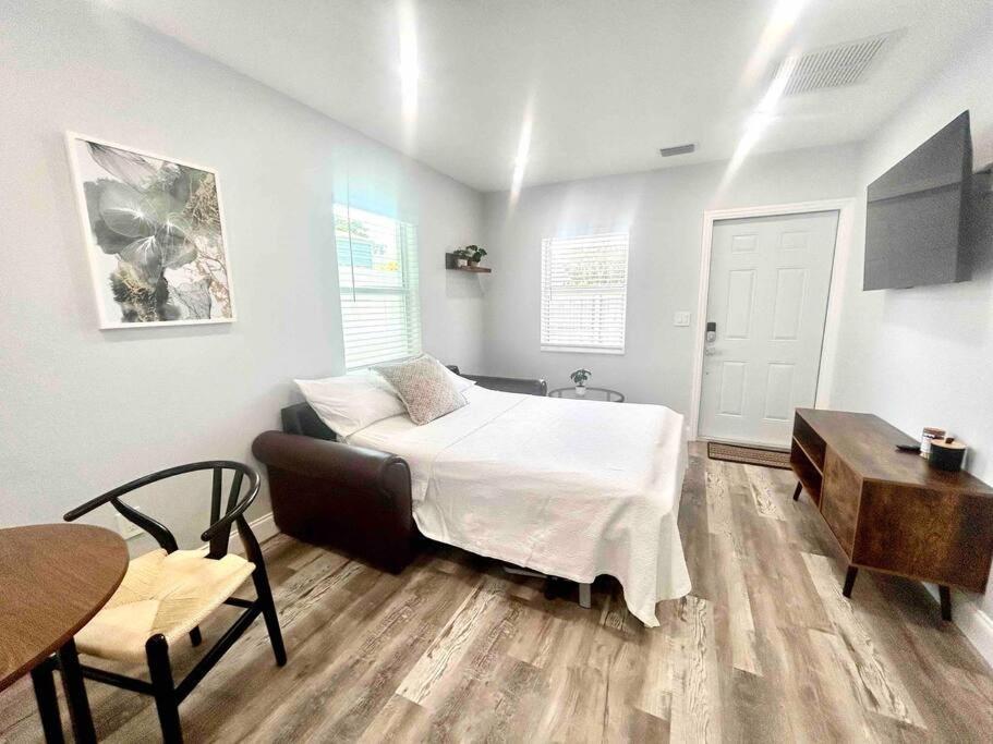 Gorgeous & Convenient Near Airport West Palm Beach