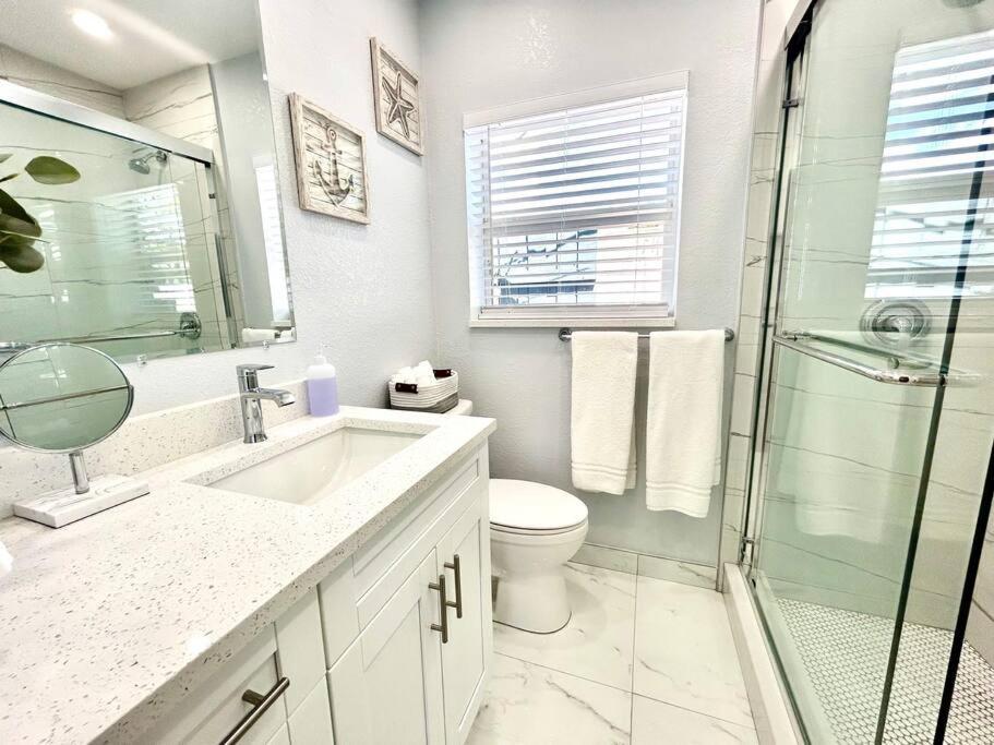 Gorgeous & Convenient Near Airport *