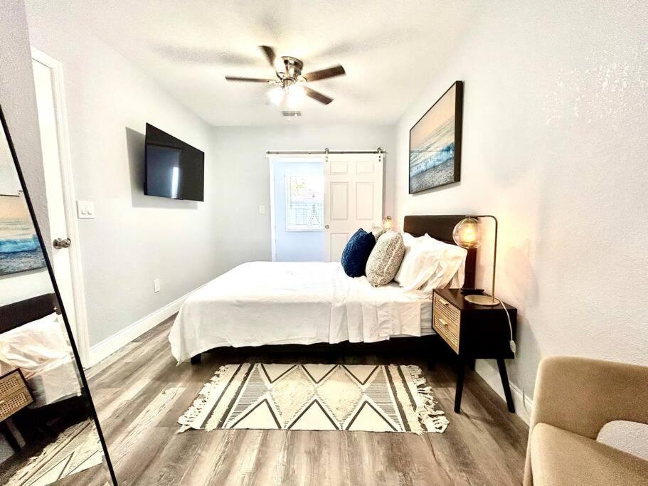Apartment Gorgeous & Convenient Near Airport West Palm Beach