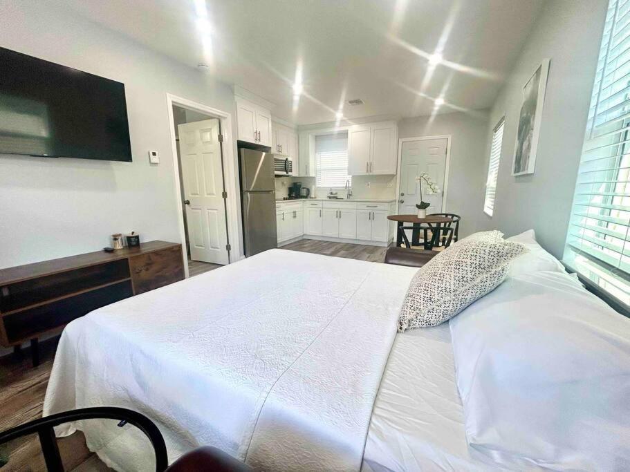 Apartment Gorgeous & Convenient Near Airport West Palm Beach