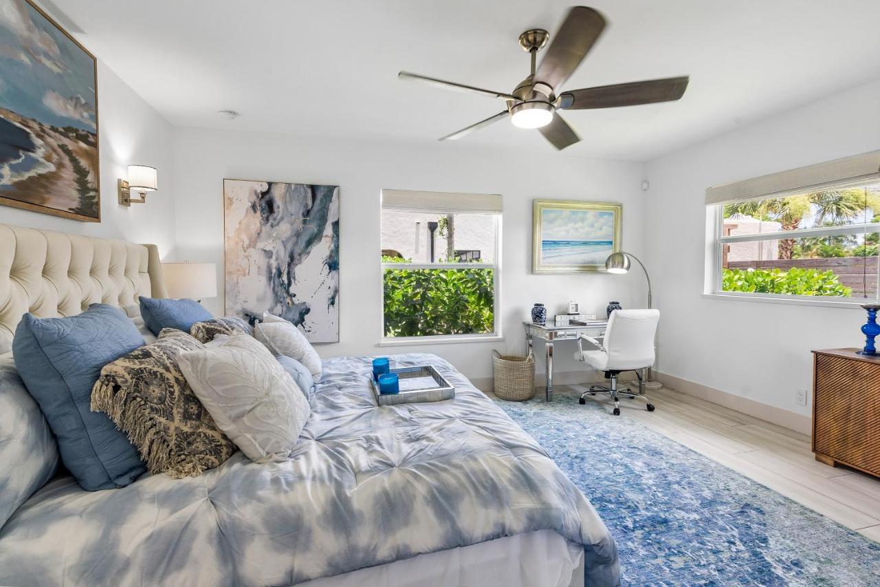 Luxury Downtown West Palm Cottage! Holiday home