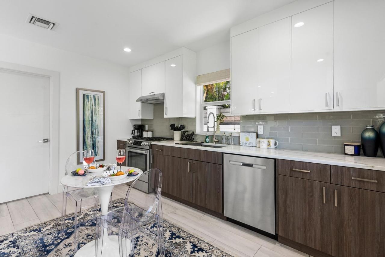 Luxury Downtown West Palm Cottage!