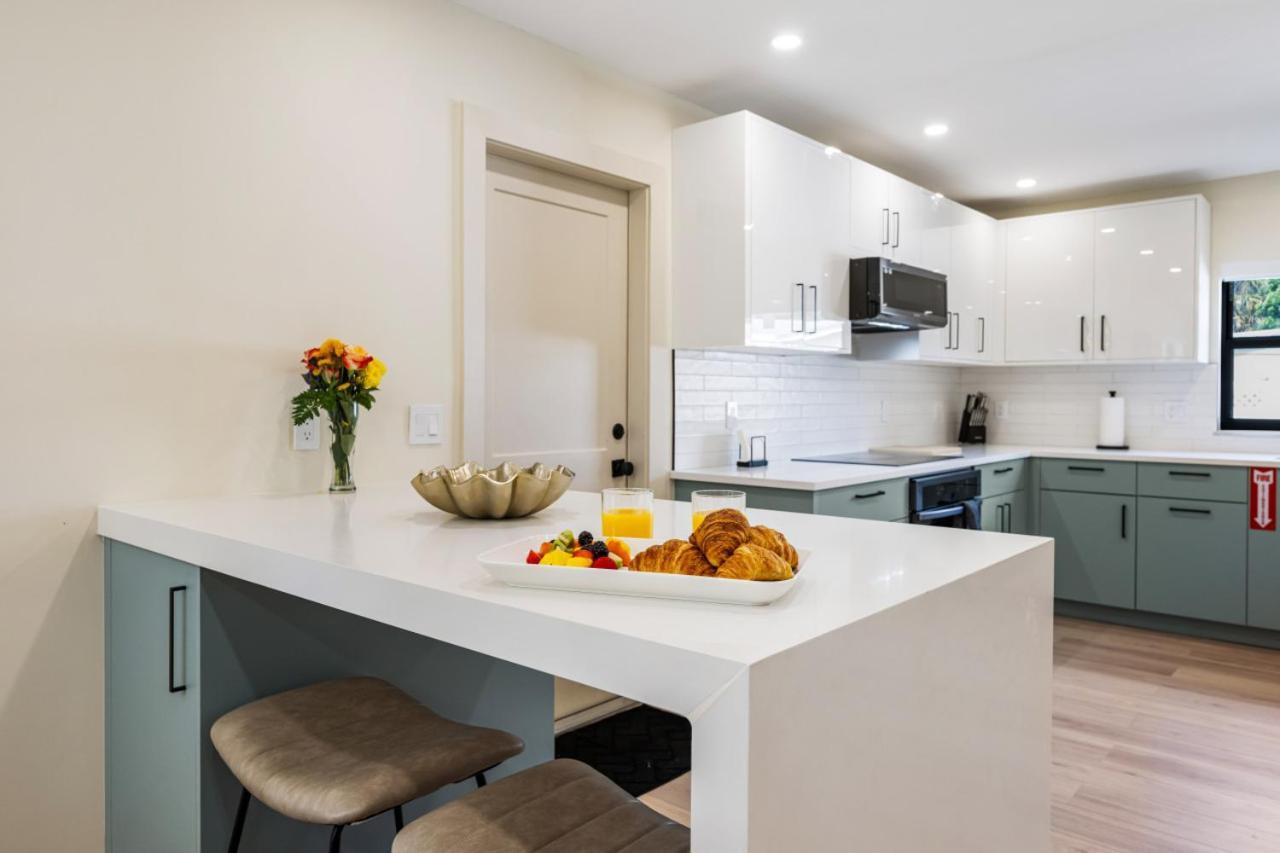 Coconut Road Heated Pool Holiday home West Palm Beach