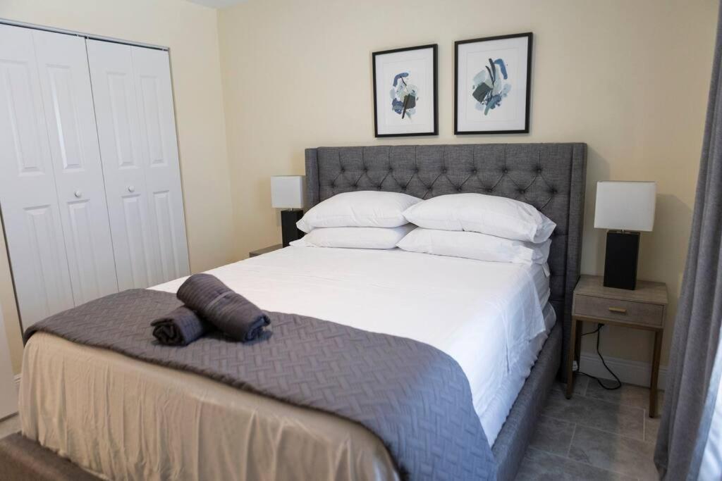 Palm Getaway With Hot Tub & Mini Golf Near Beaches, Downtown, And Plenty Of Shopping Holiday home West Palm Beach