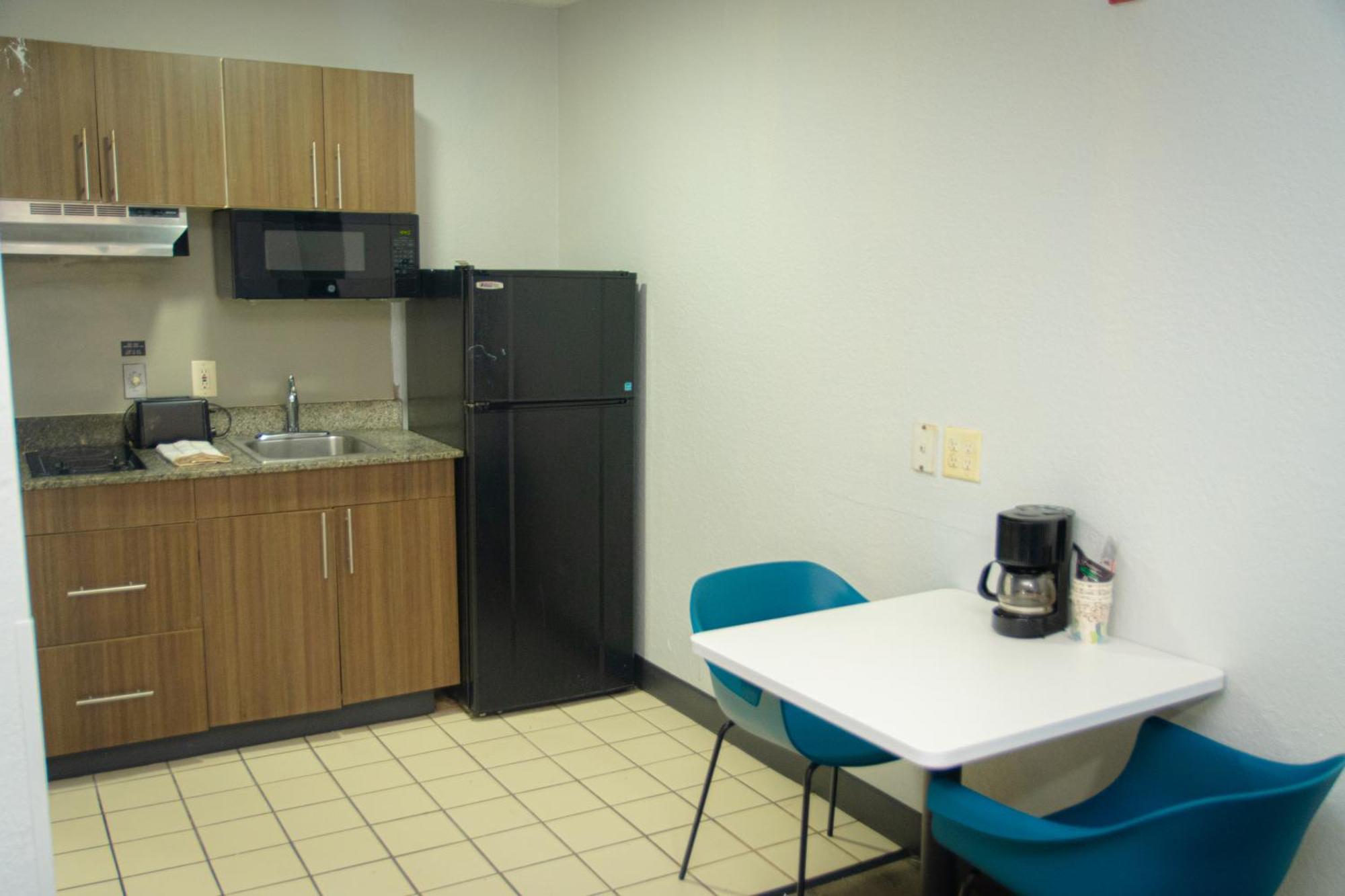 Hotel 6-west Palm Beach, Fl 2*