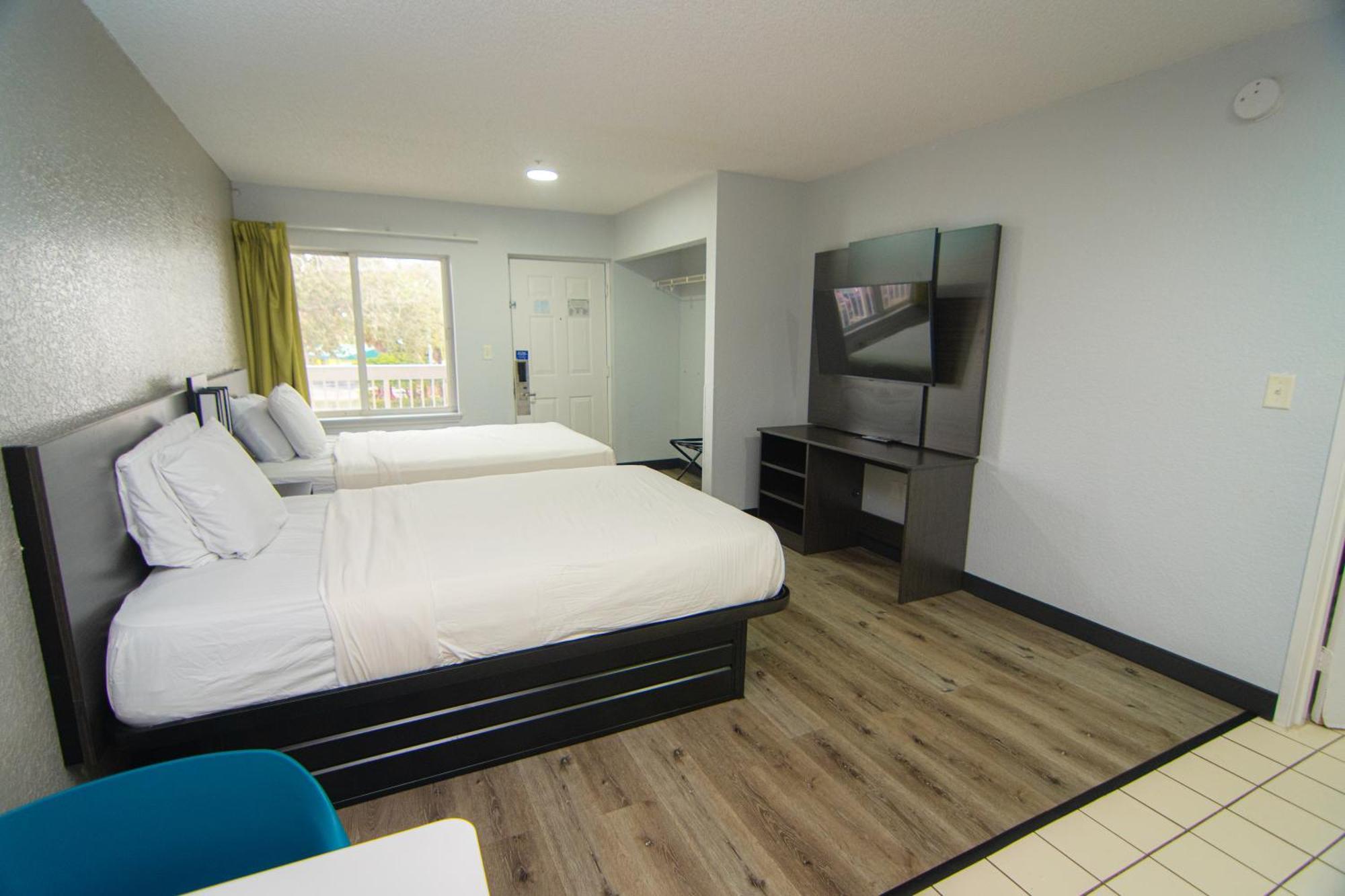 Hotel 6-west Palm Beach, Fl West Palm Beach