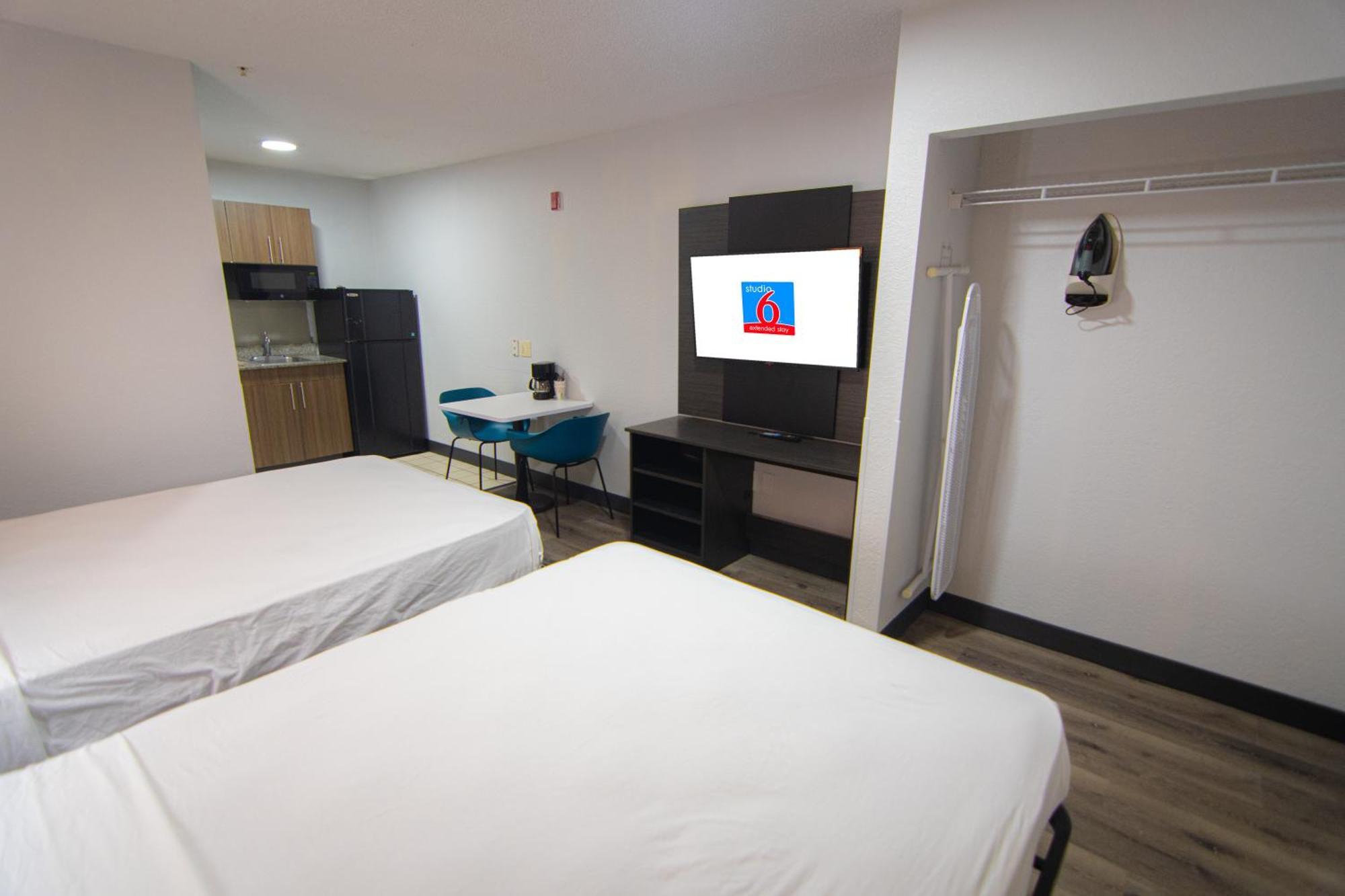6-west Palm Beach, Fl Hotel 2*