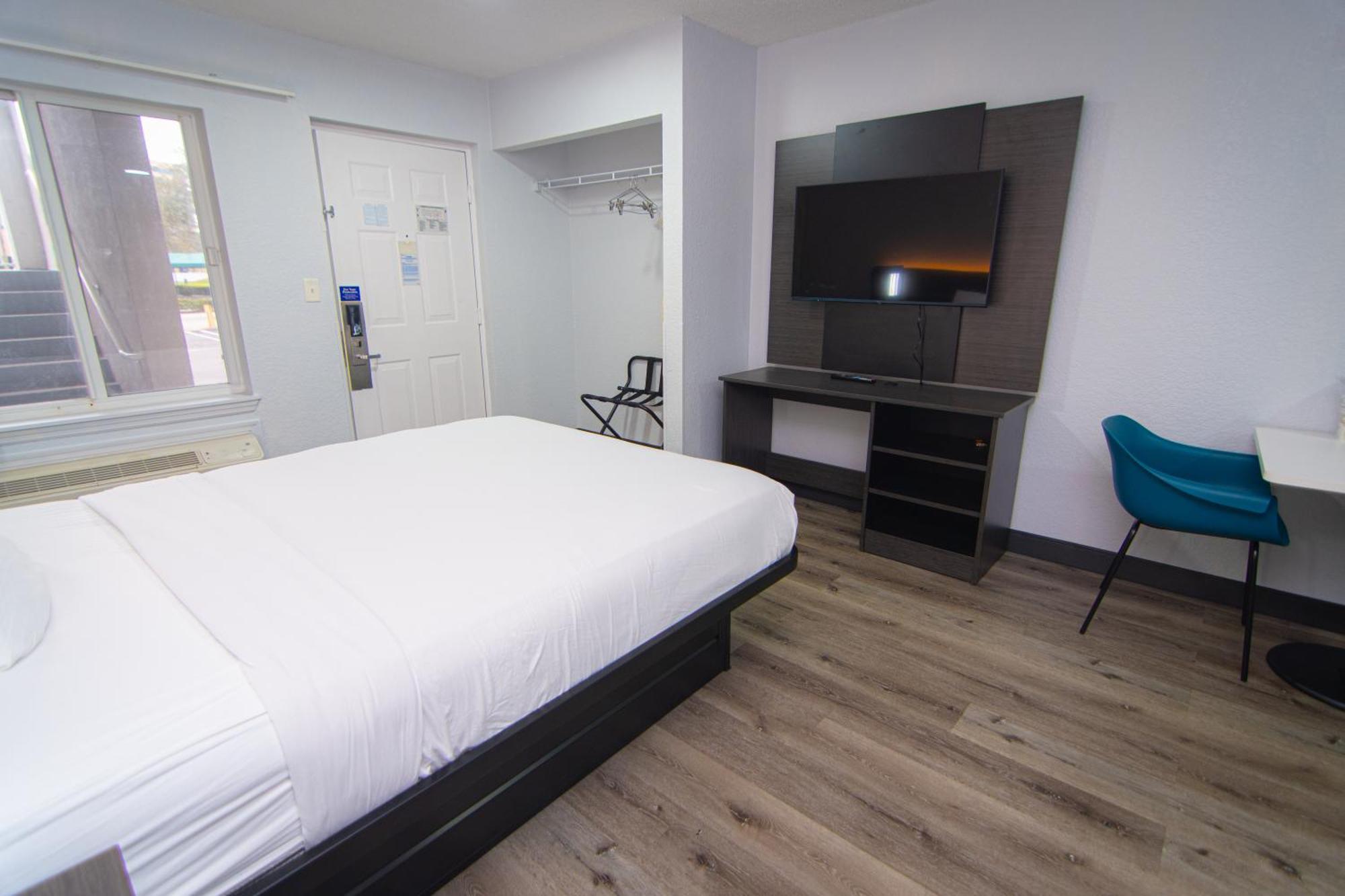 Hotel 6-west Palm Beach, Fl 2*