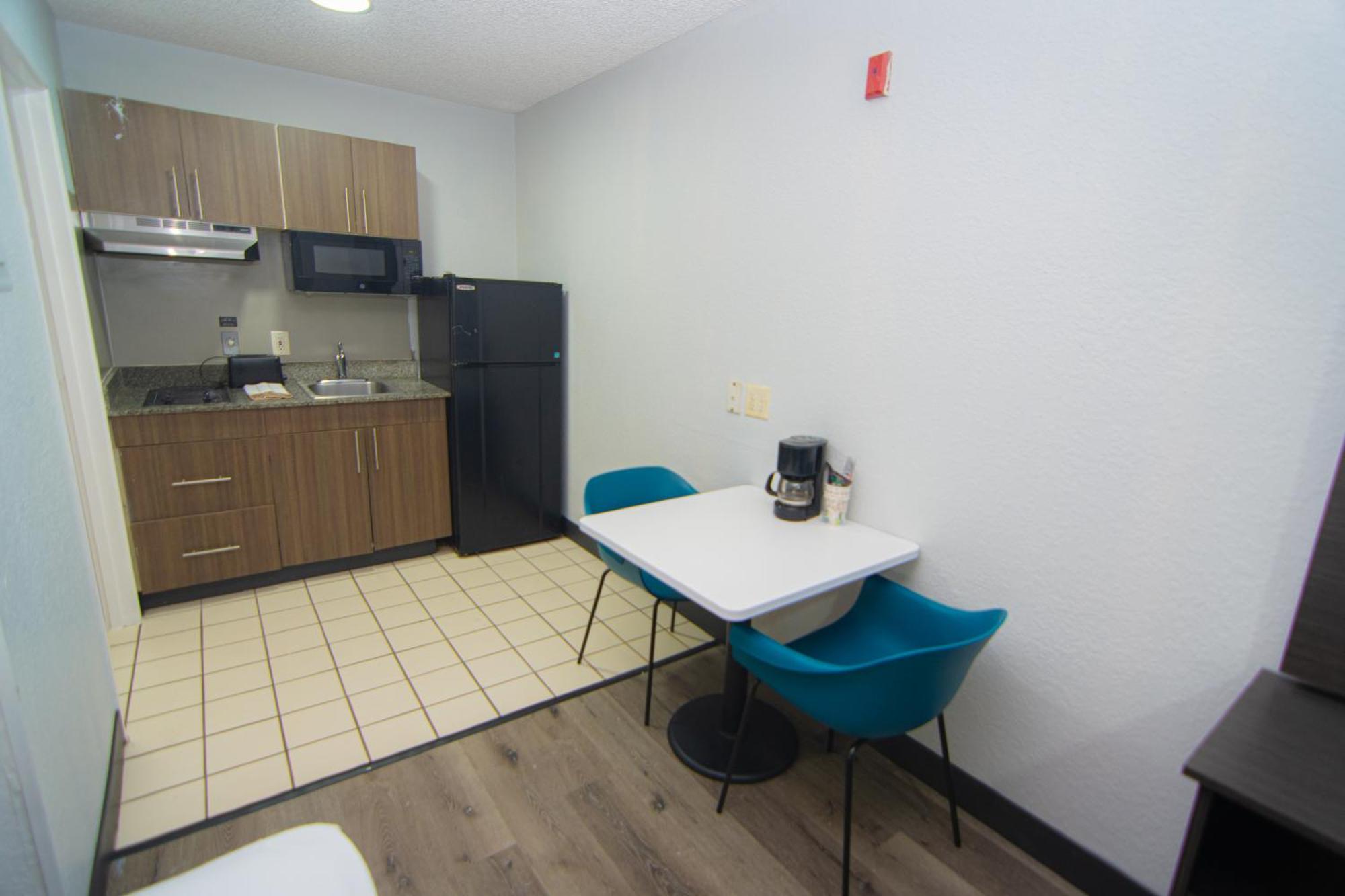 6-west Palm Beach, Fl Hotel 2*