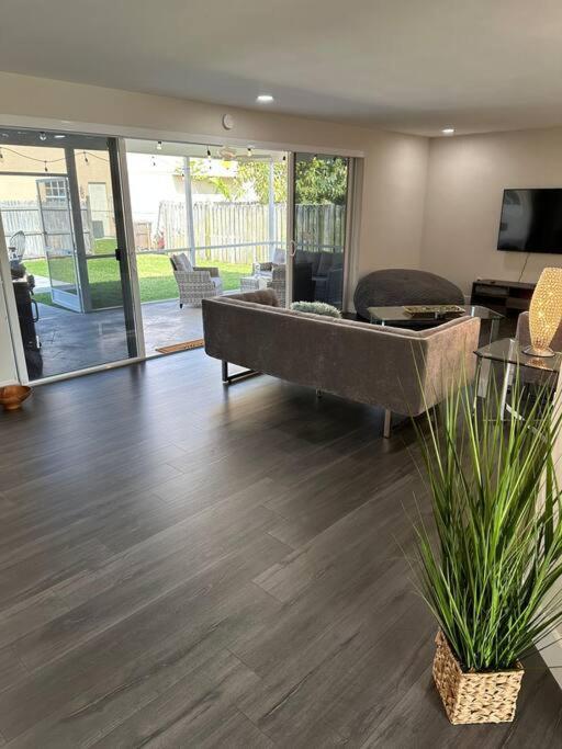 La Dav Modern Villa West Palm Beach