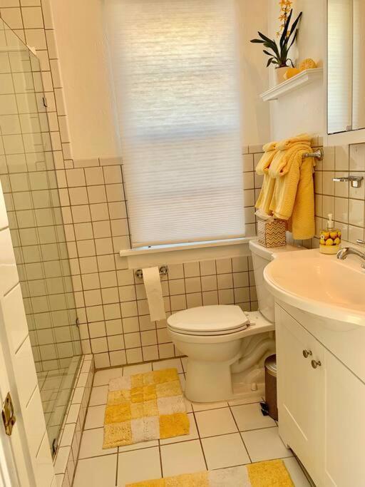 Holiday home Poolside Tropical Getaway Easy Access To Fun