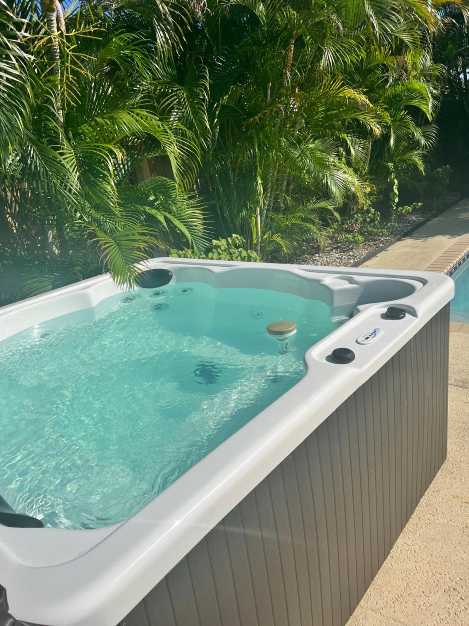 Poolside Tropical Getaway Easy Access To Fun West Palm Beach