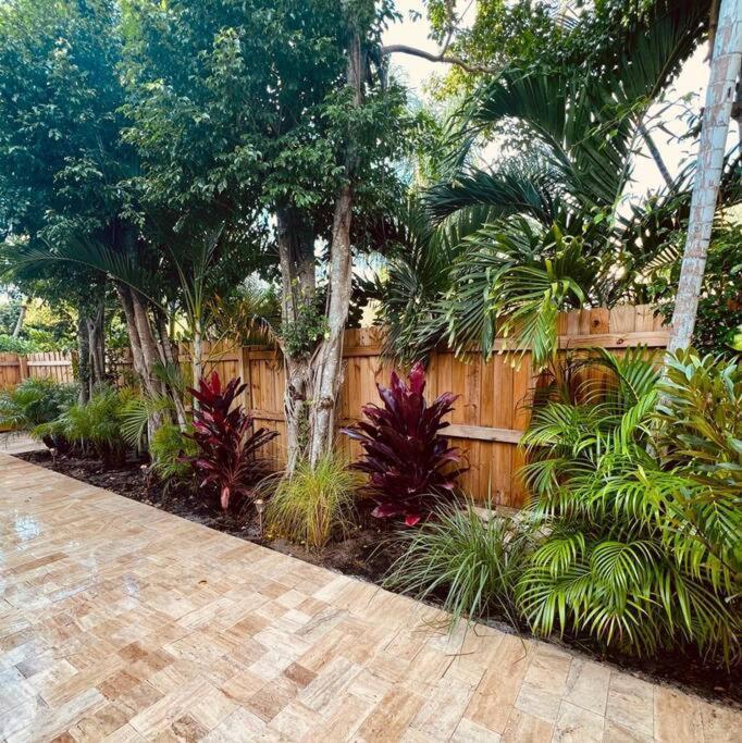 Very Cool Renovated 1930s Home! Holiday home