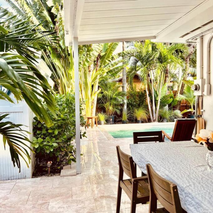 Very Cool Renovated 1930s Home! Holiday home West Palm Beach